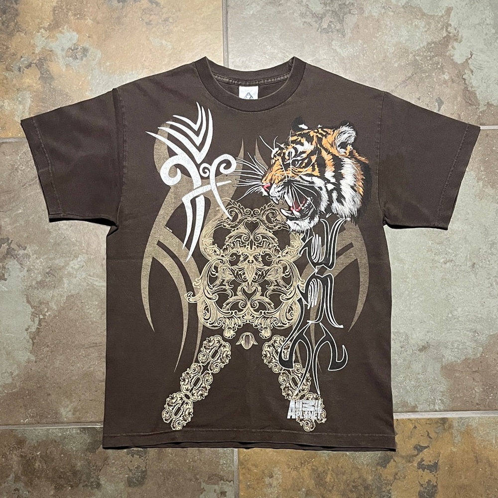 Y2K 2009 brown animal planet tiger tee, affliction style , good condition